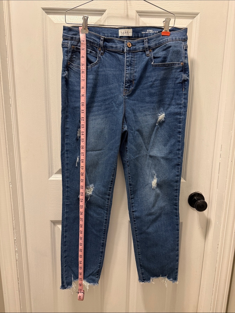 Nicole Miller Medium Blue Distressed Cropped Jeans